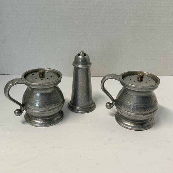 Vintage 1970's Wilton Armetale Plough Tavern Pot Belly Salt Pepper Toothpick Set - Picture 4 of 10